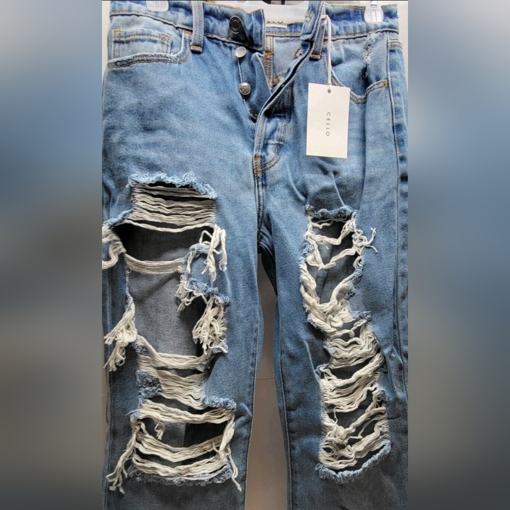 CELLO WOMEN'S SUPER HIGH DISTRESSED DADS JEANS SIZE 28 NWT - Picture 4 of 9